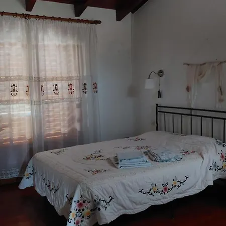 Uniquelivadi Hotel Politiká