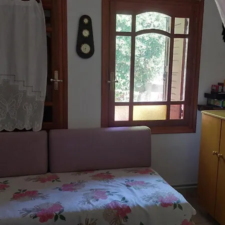 Hotel Uniquelivadi *
